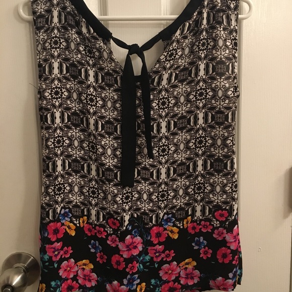 🌸Candies black and white with flower design - Picture 2 of 4